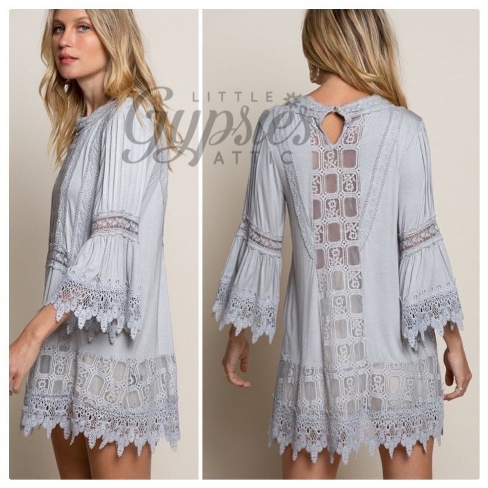 POL Windowpane Lace Tunic Top - Picture 3 of 14